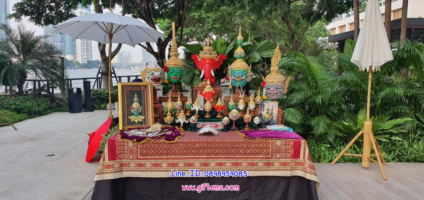 สาธิตการเขียนหัวโขน,ร้อยมาลัย,ปลาตะเพียนไทย ณ Four Seasons Hotel Bangkok